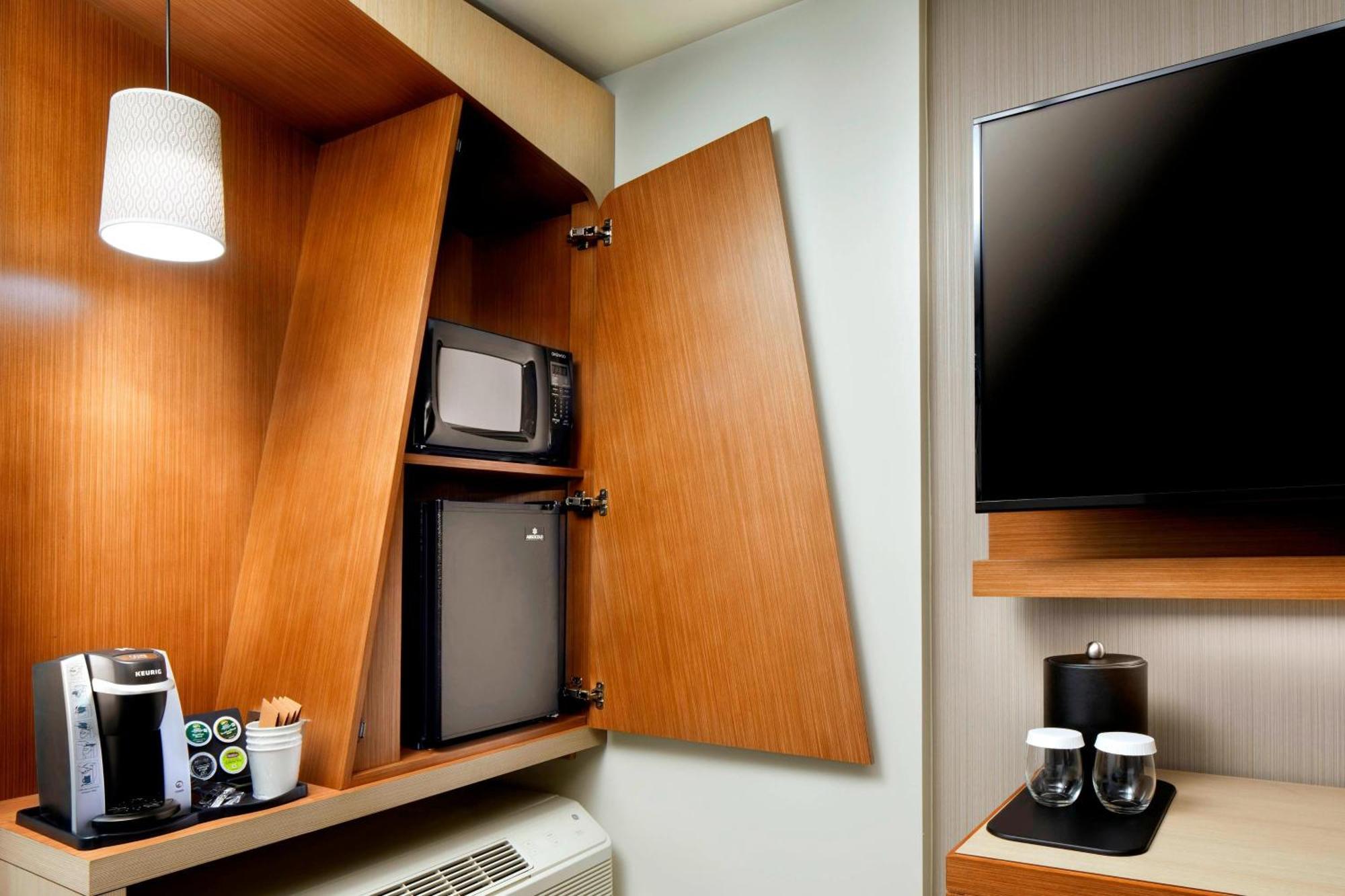 Courtyard By Marriott Intercontinental Airport Houston