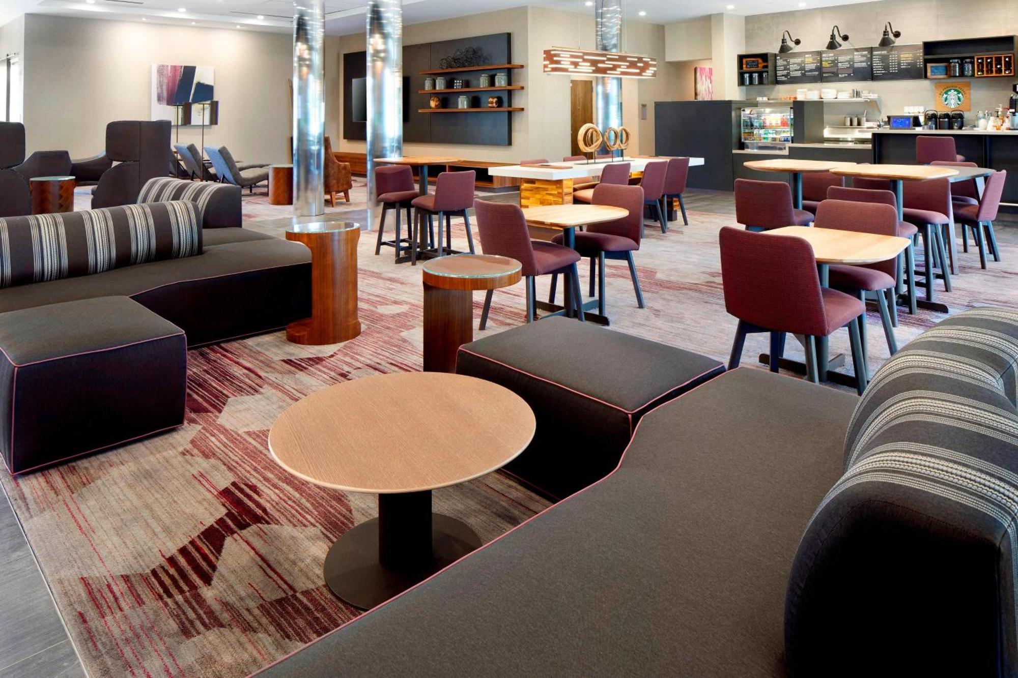 Courtyard By Marriott Intercontinental Airport Houston