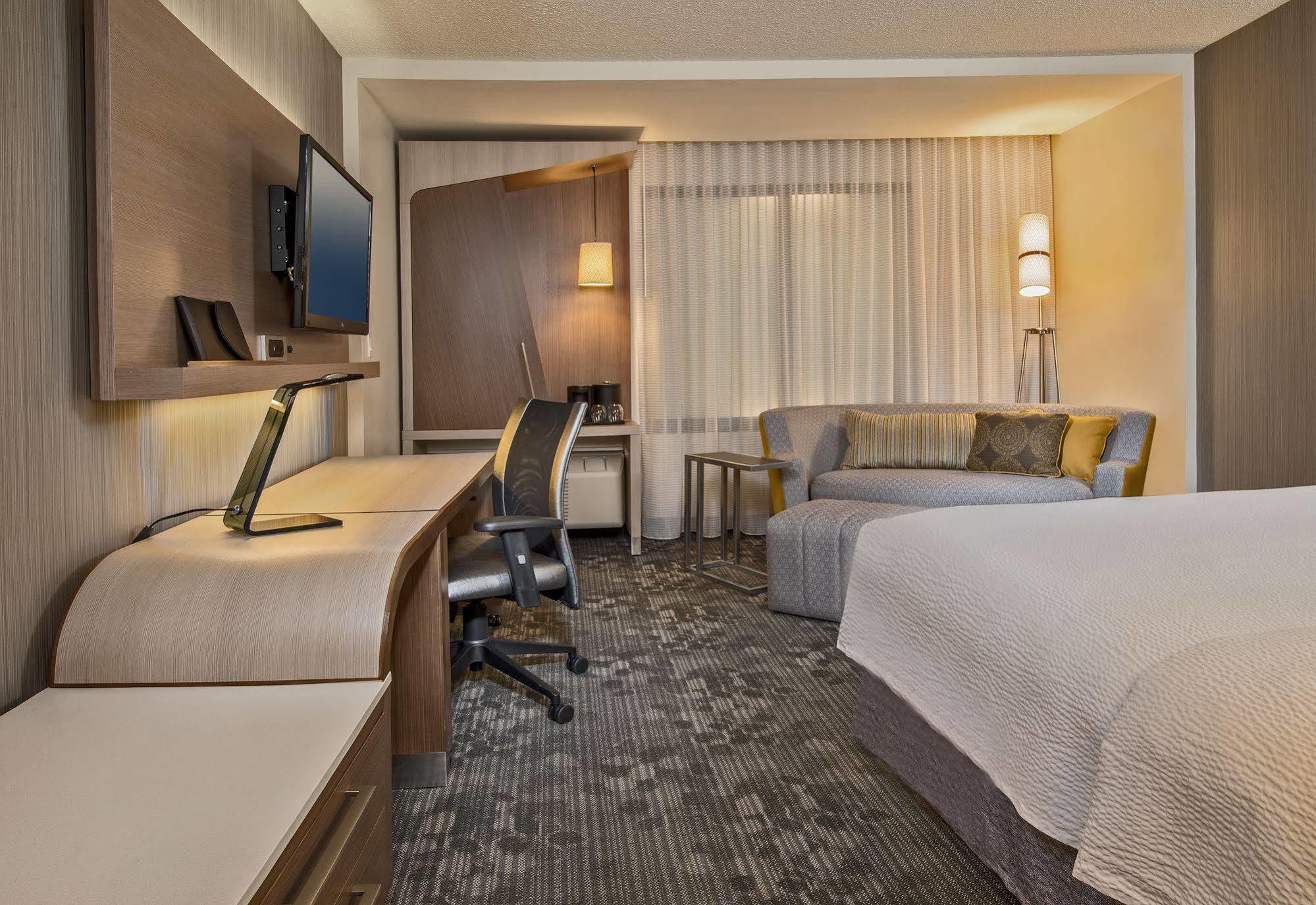 Hotel Courtyard By Marriott Intercontinental Airport